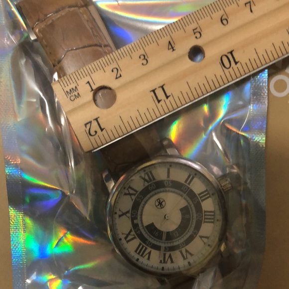 Mens Leather Band Watch - Picture 5 of 7